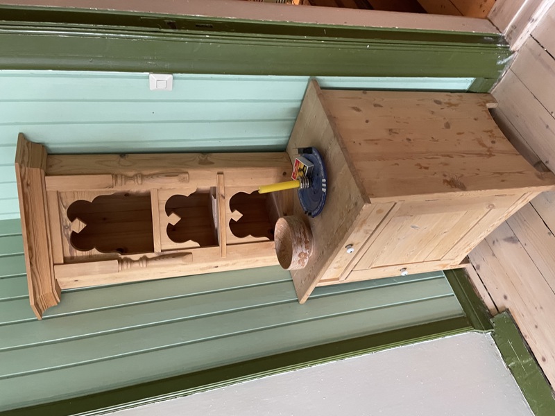 Hylle og nattbord