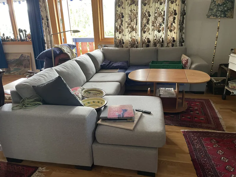 Sofa og bord