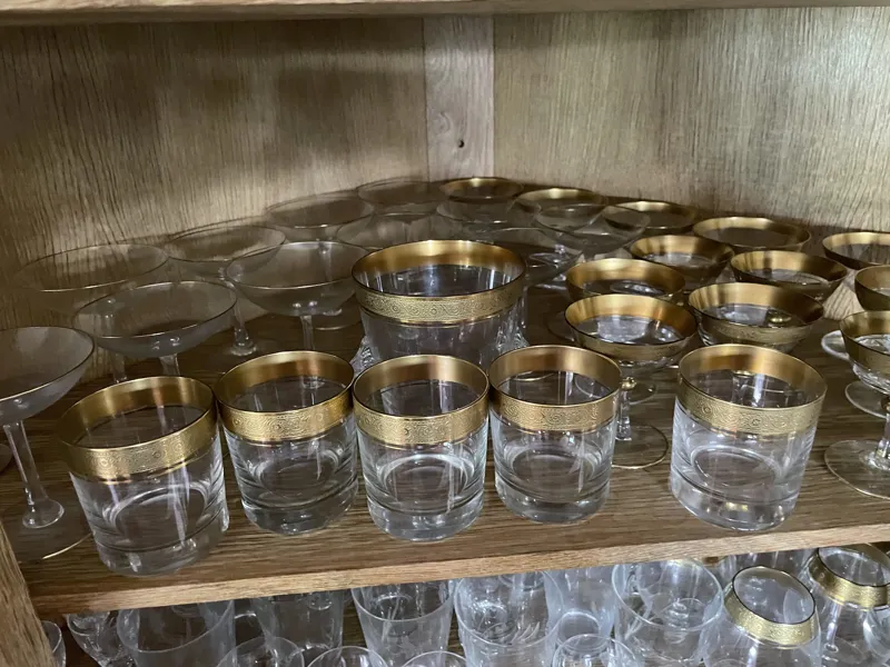Div glass hylle 2