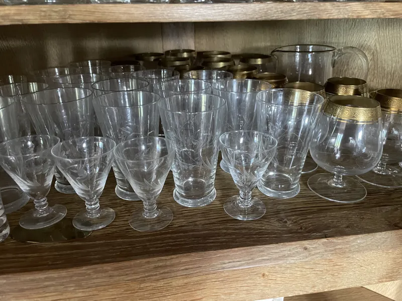 Div glass hylle 3