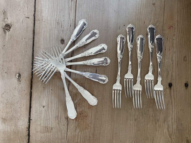 12 stk gafler (ikke sølv)